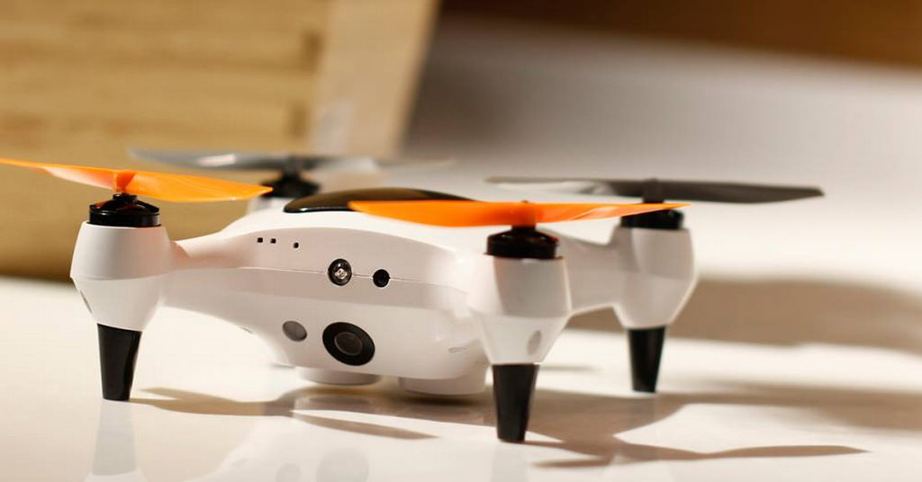 ONAGO Fly: drona inteligenta care iti urmareste toate miscarile